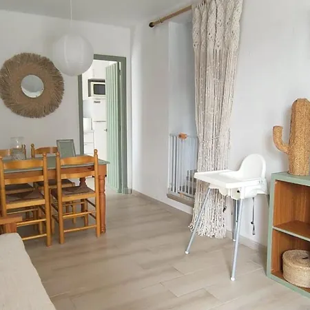 Encantadora Y Fresca Casa Familiar A 1min Del Mar Nyaraló