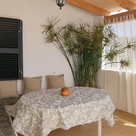 Holiday home Encantadora Y Fresca Casa Familiar A 1min Del Mar