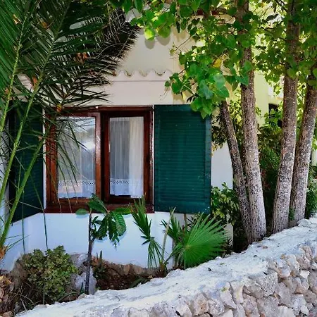 Holiday home Encantadora Y Fresca Casa Familiar A 1min Del Mar Biniancolla